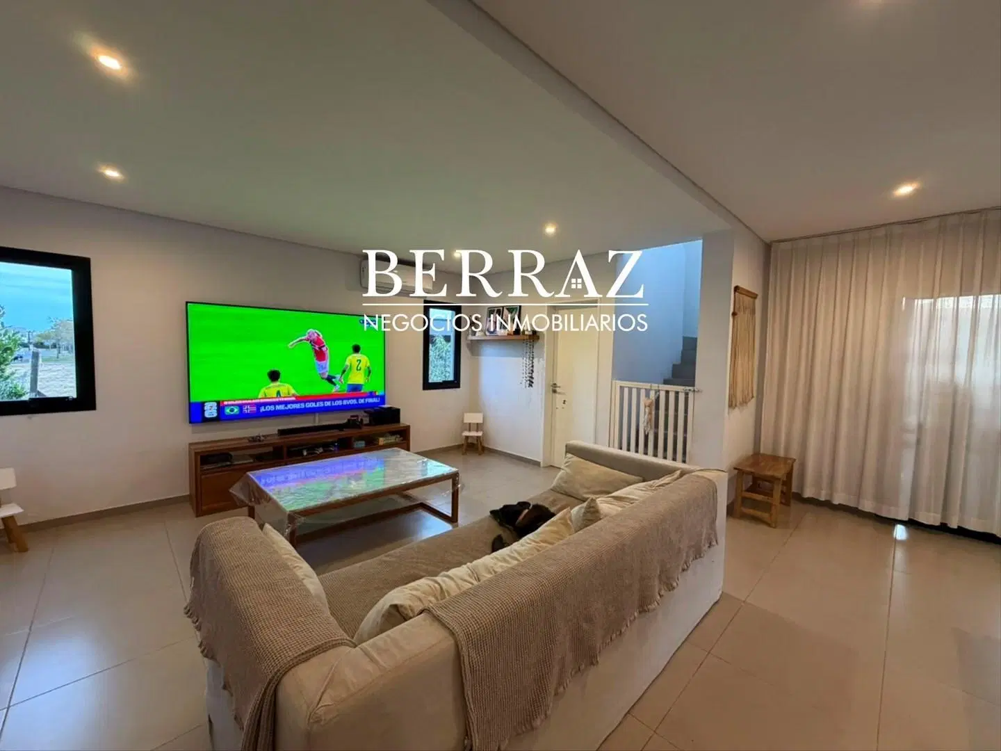 Casa en Alquiler 3 Dormitorios Barrio San Ramiro Lote de 563 m2 Pilar del Este 4