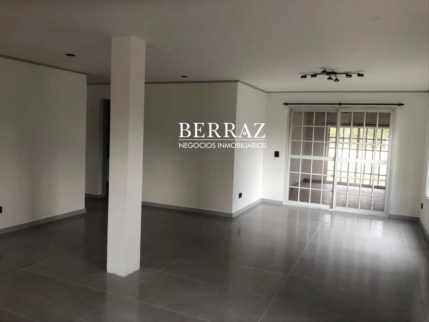 Casa en Alquiler 4 Dormitorios Barrio La Casualidad Lote de 1600 m2 Pilar, Zona Norte 1