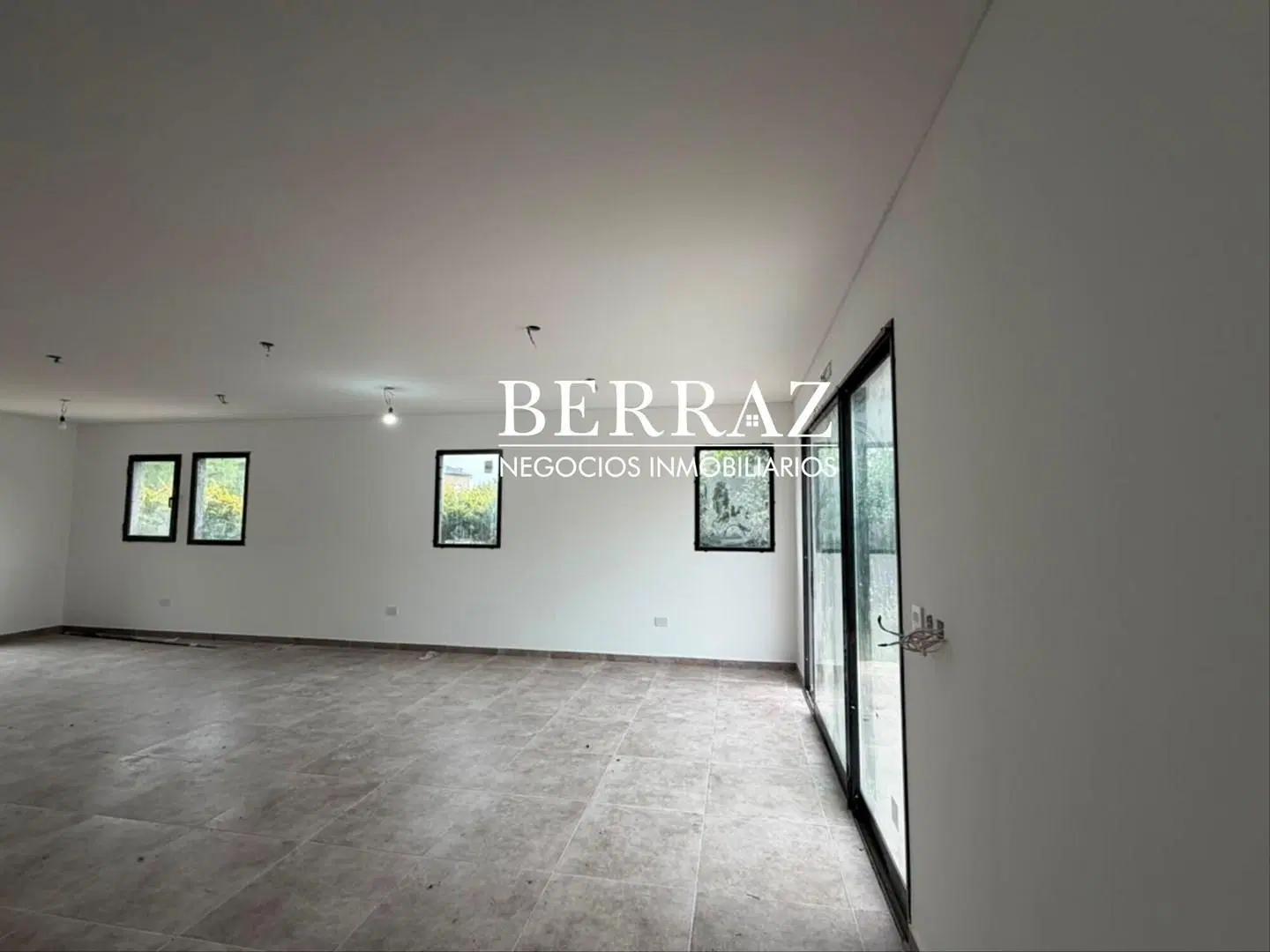 Casa Venta 3 Dormitorios Barrio San Alfonso Lote de 400 m2 Pilar del Este, Zona Norte 5