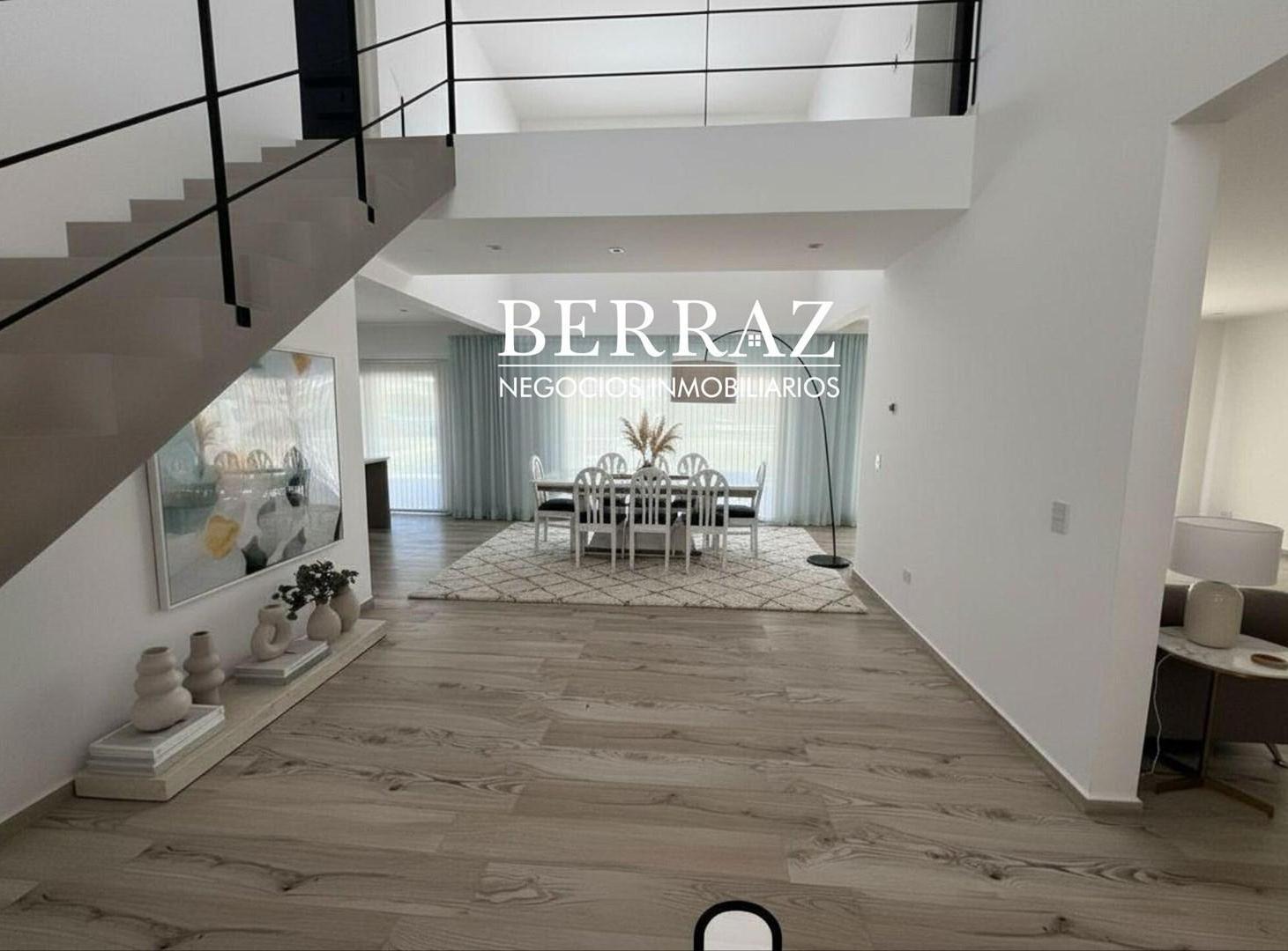 Foto de Casa Venta 3 Dormitorios Barrio El Trebol lote de 961 m2 Haras Santa, imagen 3