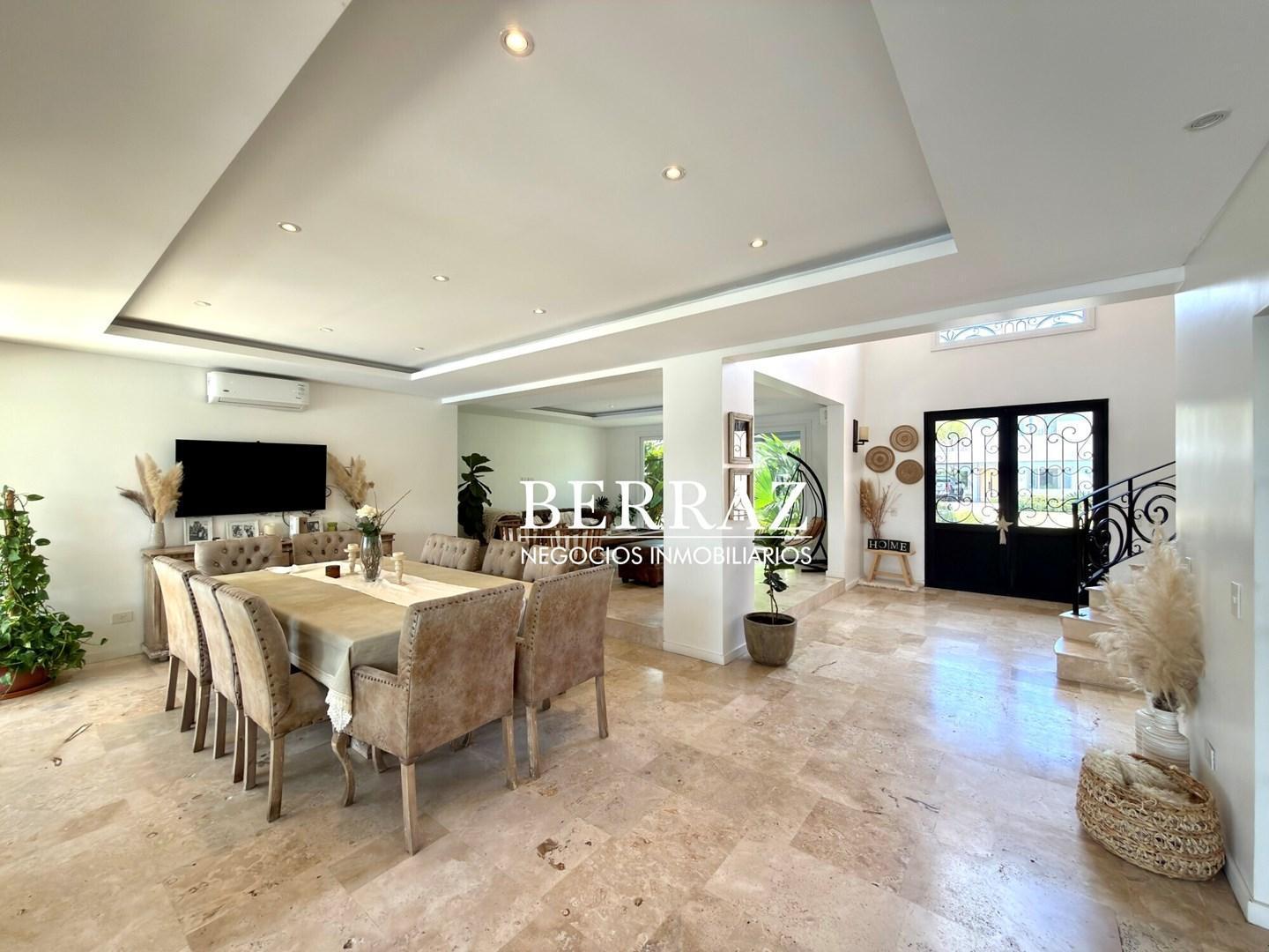 Foto de Casa Venta 4 Dormitorios Barrio San Isidro Labrador Lote de 822 m2, imagen 2
