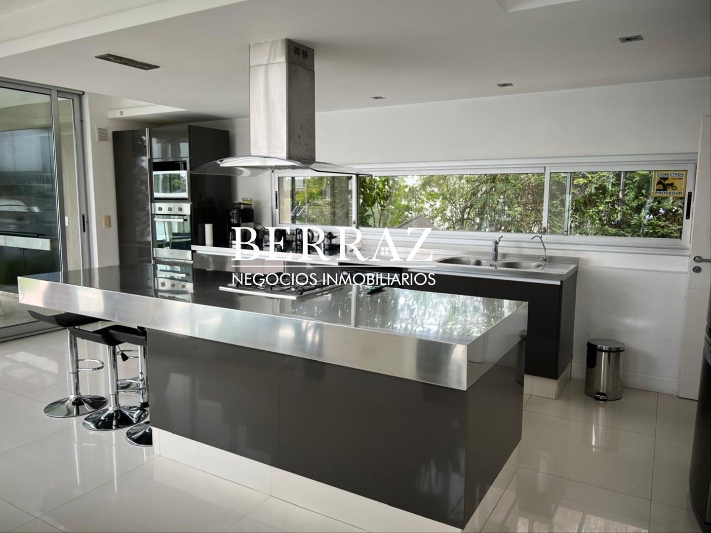 Foto de Casa Alquiler AMOBLADA 4 Dormitorios Lote de 760 m2 Barrio Los Alisos, imagen 1
