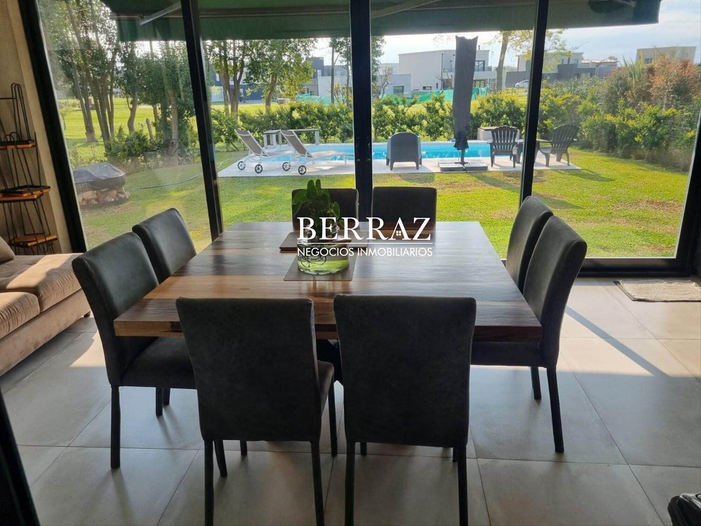 Foto de Casa Venta 4 Dormitorios Lote de 550 m2 Barrio Santa Lucia , Pilar del, imagen 1