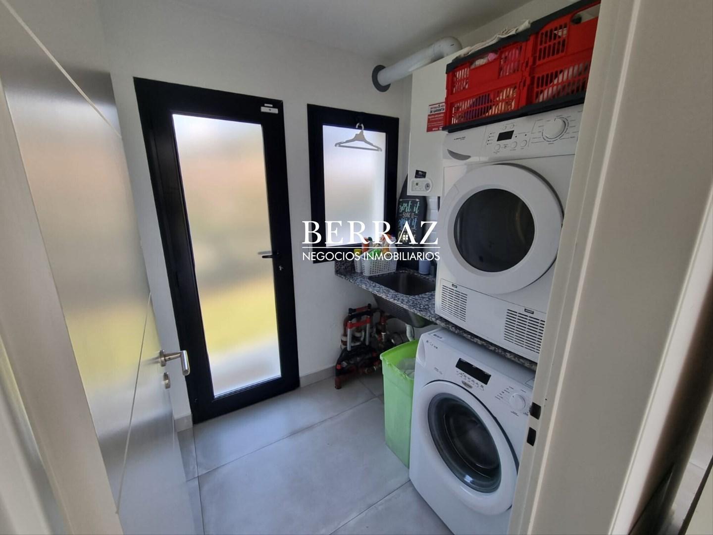 Foto de Casa Venta 4 Dormitorios Lote de 550 m2 Barrio Santa Lucia , Pilar del, imagen 5