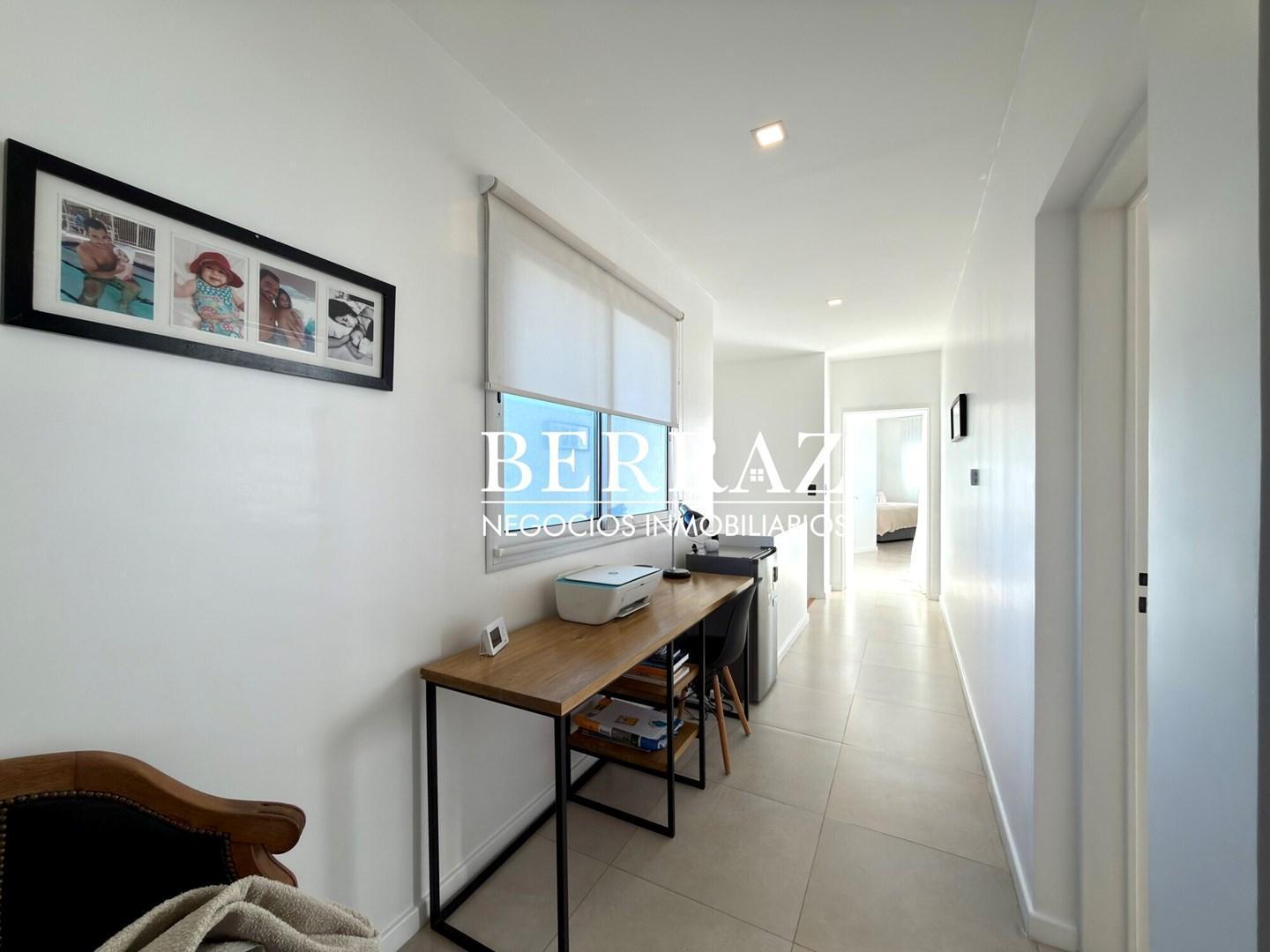 Foto de Casa Venta 4 Dormitorios Barrio El Canton Golf, Lote de 890 m2 Escobar, imagen 3