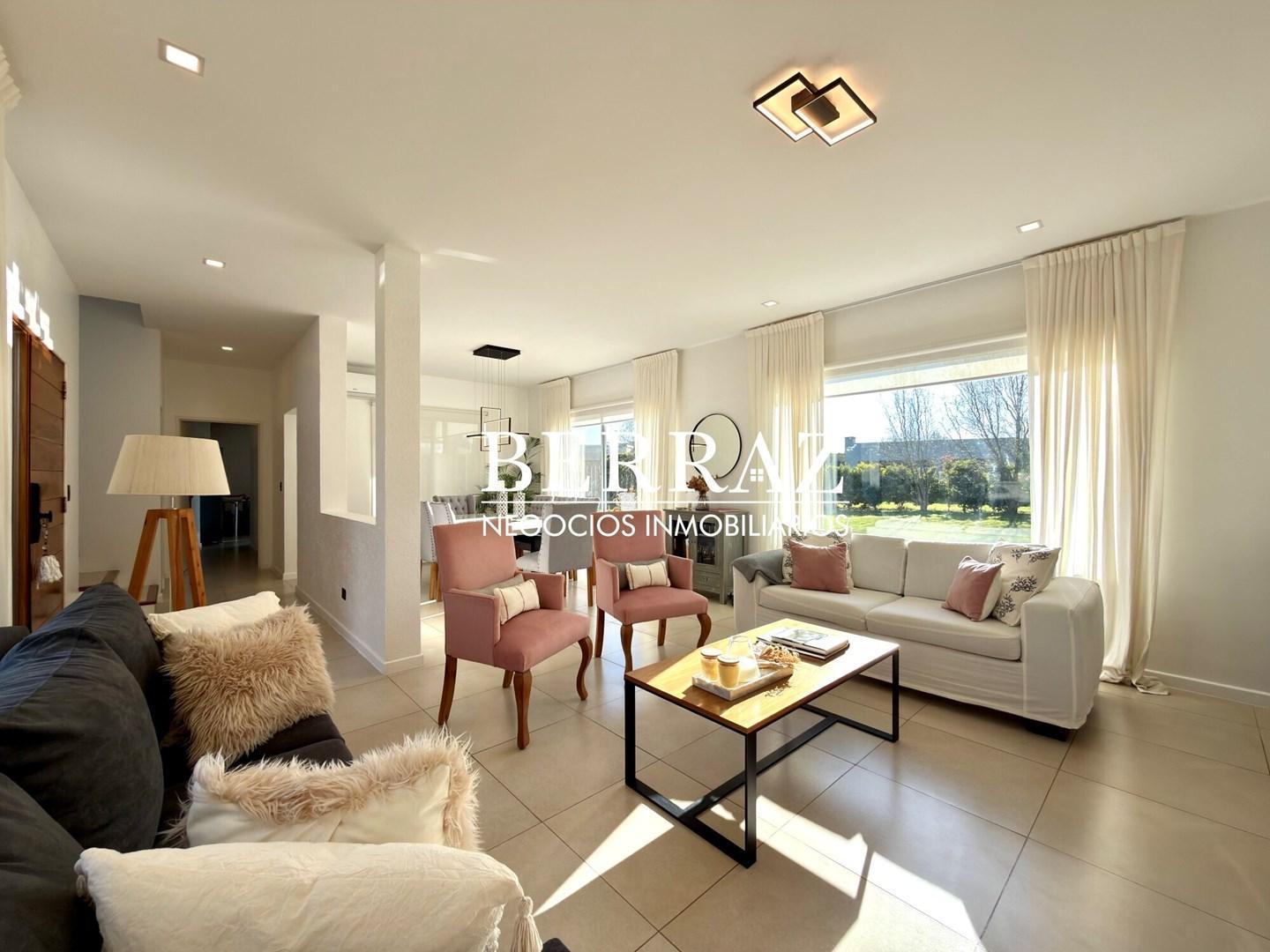 Foto de Casa Venta 4 Dormitorios Barrio El Canton Golf, Lote de 890 m2 Escobar, imagen 1