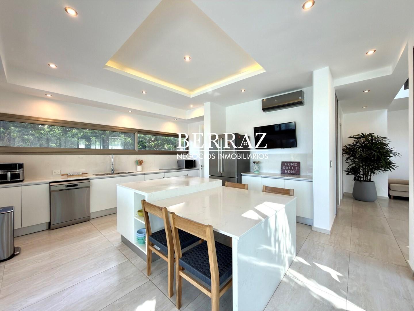 Foto de Casa Venta 3 Dormitorios Barrio El Cantón Lote de 800 m2 Escobar, Zona, imagen 2