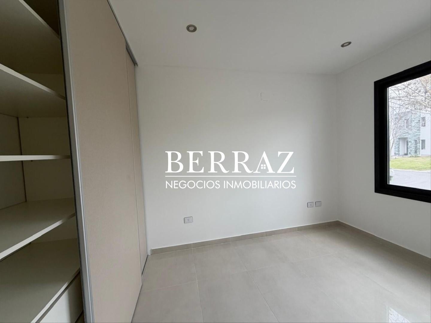 Foto de Casa Venta 4 Dormitorios Barrio Santa Elisa Lote de 597 m2 Pilar del, imagen 4