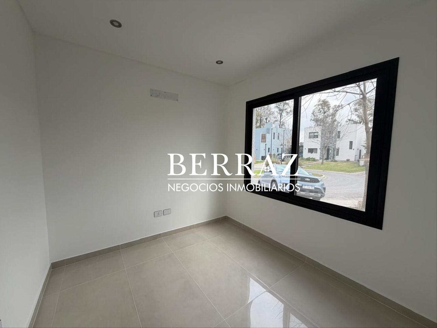 Foto de Casa Venta 4 Dormitorios Barrio Santa Elisa Lote de 597 m2 Pilar del, imagen 3