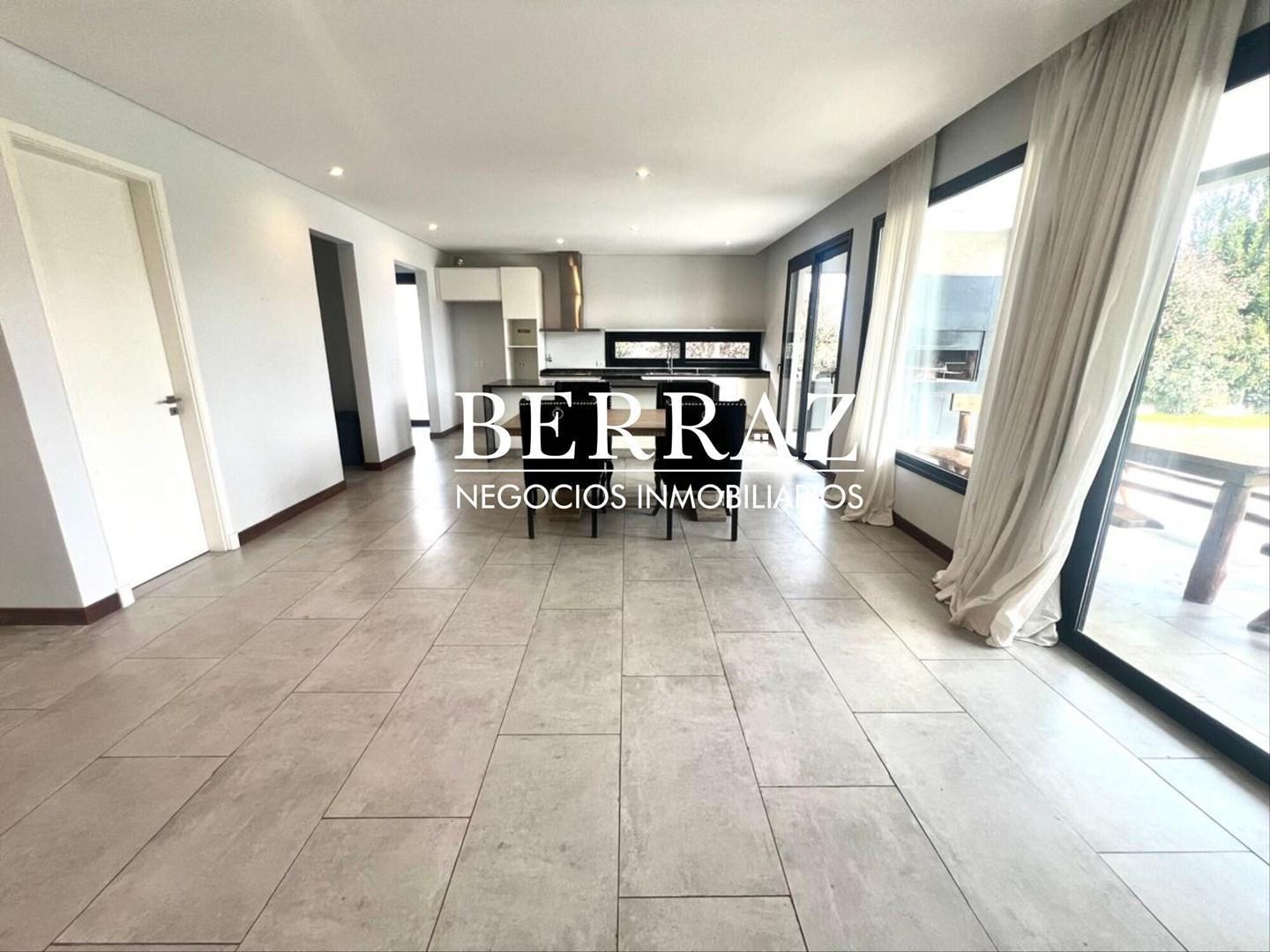 Foto de Casa Venta 3 Dormitorios Barrio Molinos Sur Lote de 830 m2 Haras Santa, imagen 2