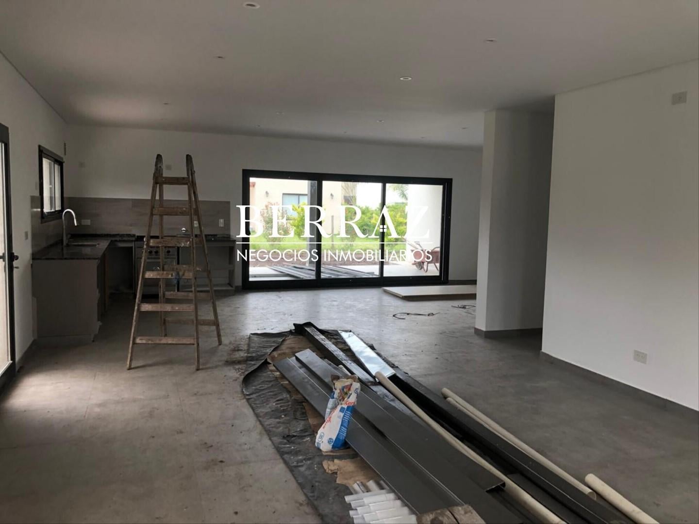 Foto de Casa Venta 3 Dormitorios Lote de 478 m2 Barrio Santo Tomás, Pilar, Zona, imagen 5
