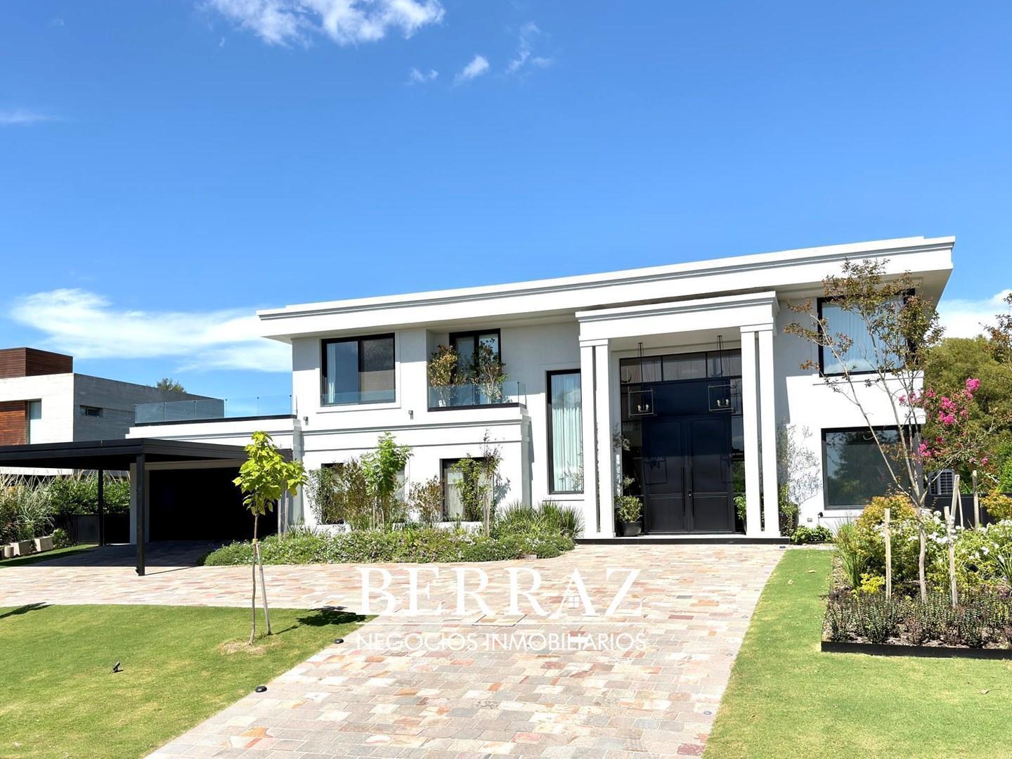 Foto de Excelente Casa en venta de 500 m2 sobre Lote de 1741 m2 en el Barrio El, imagen 1