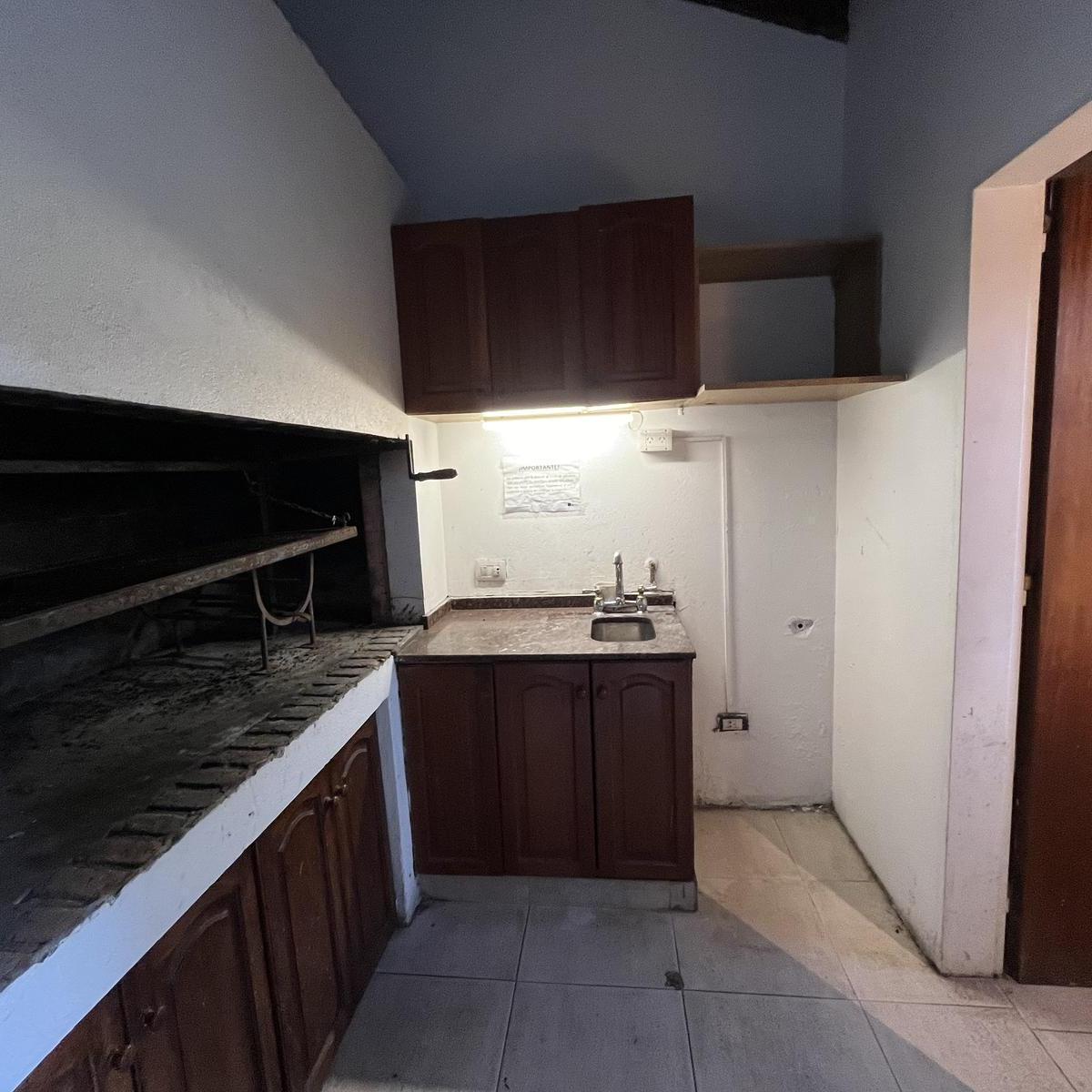 Muy Buen Duplex de Muchos Ambientes Cerca del Centro Comercial de Segundo Fernandez 5
