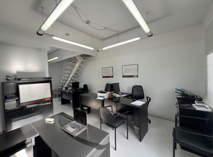 Foto de Oficina/Local en C. Comercial Santa Bárbara 68 m² – Luminosa, imagen 4