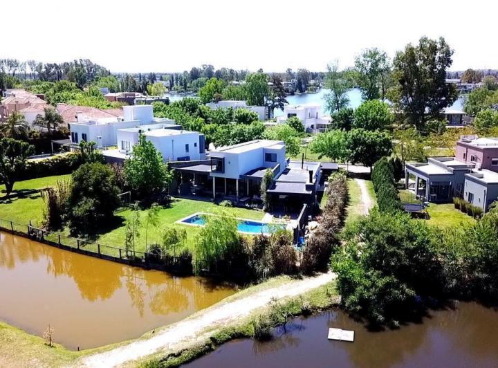 Oportunidad!  casa  El Encuentro a un espejo de agua 1