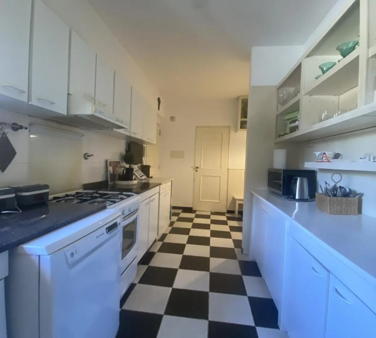 Departamento en alquiler de 3 dorm, ppal en suite. Las Lomas Golf 5