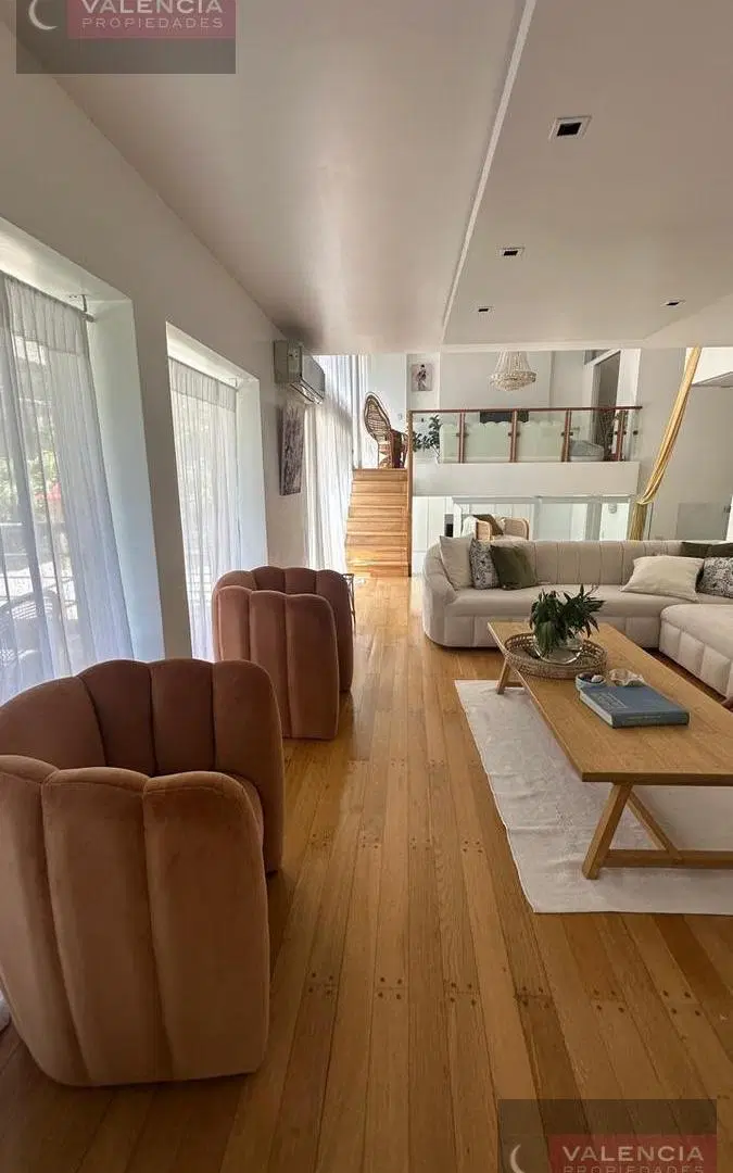 Casa en venta de 3/4 dormitorios en Martinez.-Vias/Libert. San Isidro 3