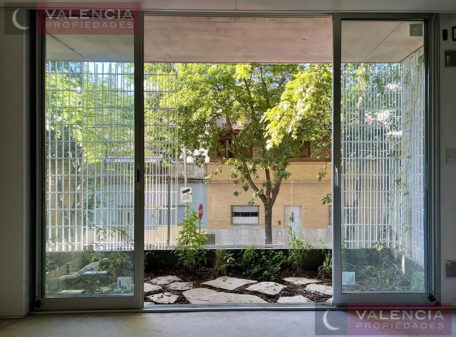 ¡OPORTUNIDAD Monoambiente Edif de diseño ! 2