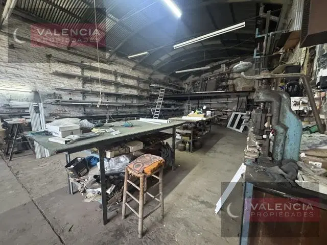 Muy buen galpon / déposito en venta y alquiler de 227 m2 en San Isidro 4