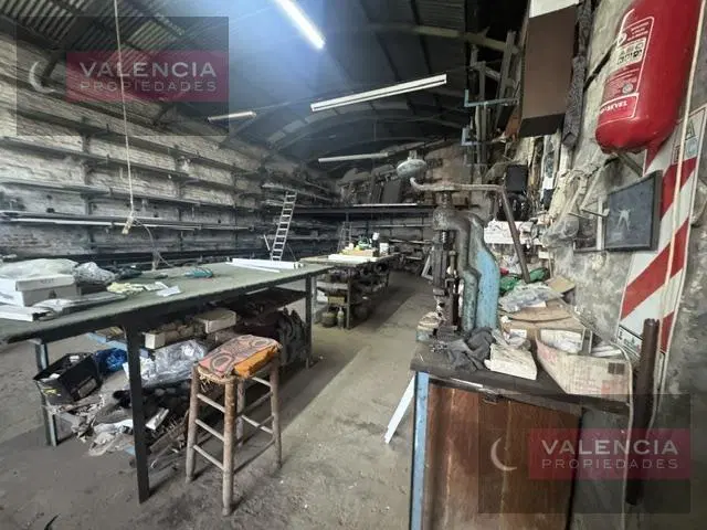 Muy buen galpon / déposito en venta y alquiler de 227 m2 en San Isidro 5