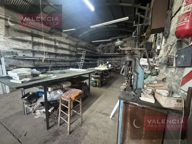 Muy buen galpon / déposito en venta y alquiler de 227 m2 en San Isidro 1