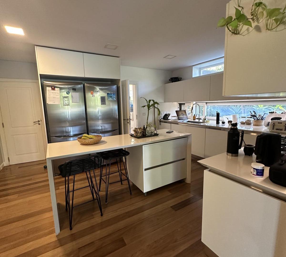 Foto de Casa en venta pequeño barrio cerrado de 4 dormitorios en Lomas de Jockey, imagen 2