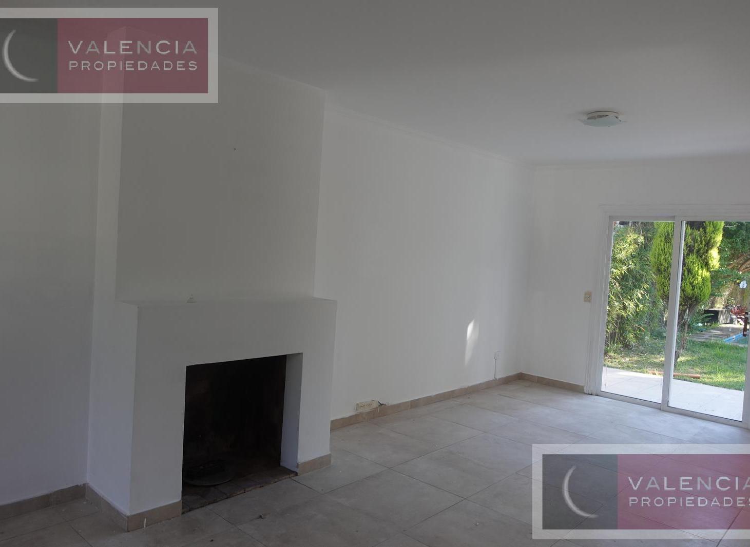 Foto de Casa en Barrio Cerrado con muy buenos accesos!!! de 4 dormitorios., imagen 2