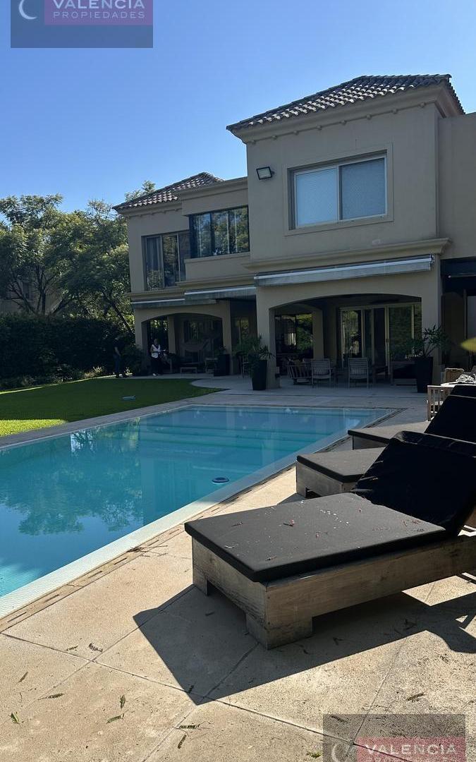 Foto de Casa en venta pequeño barrio cerrado de 4 dormitorios en Lomas de Jockey, imagen 1