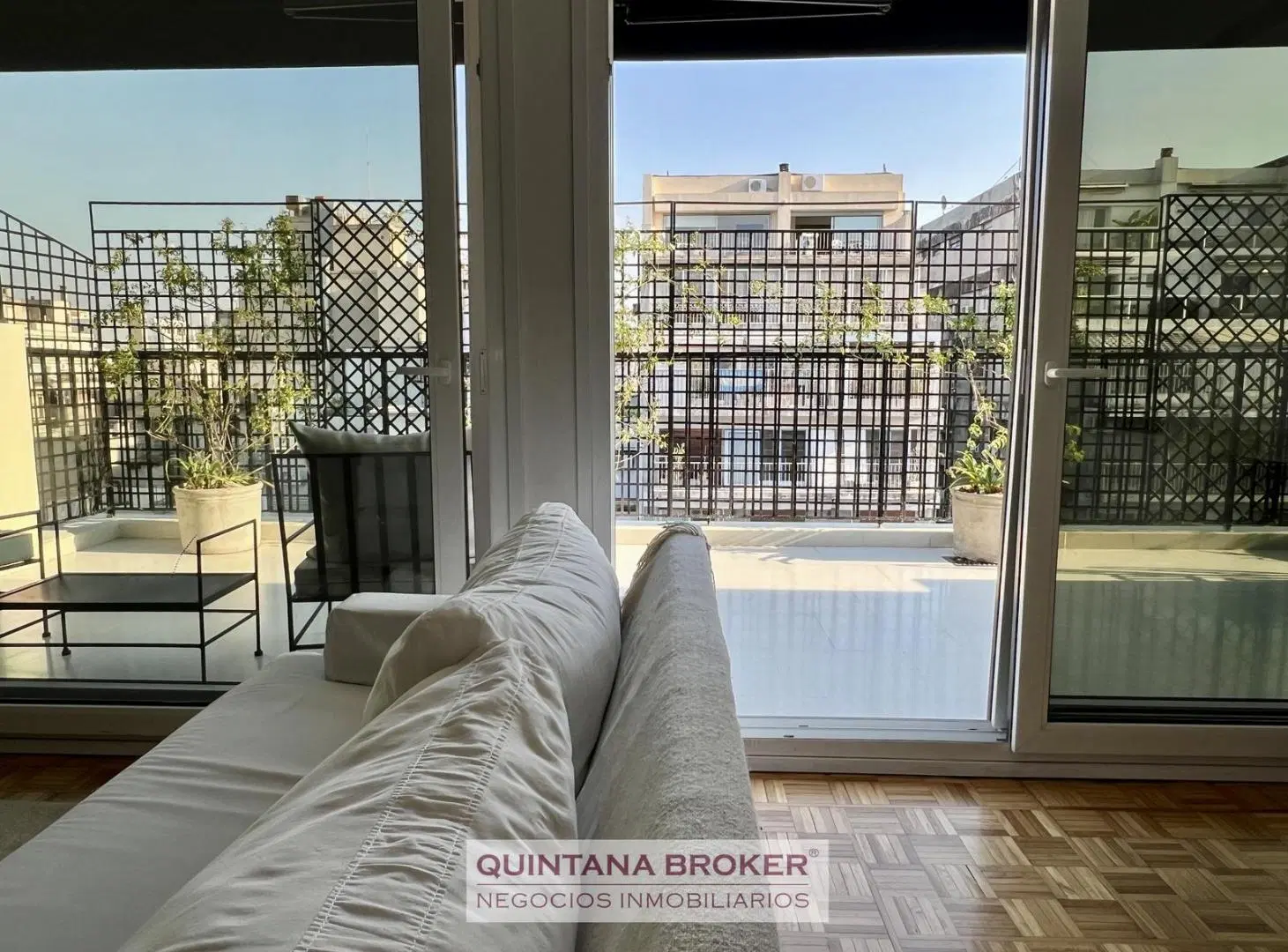 Av. Quintana 400, Recoleta - Alquiler amoblado, 3 dormitorios, balcón terraza y cochera, seguridad 5