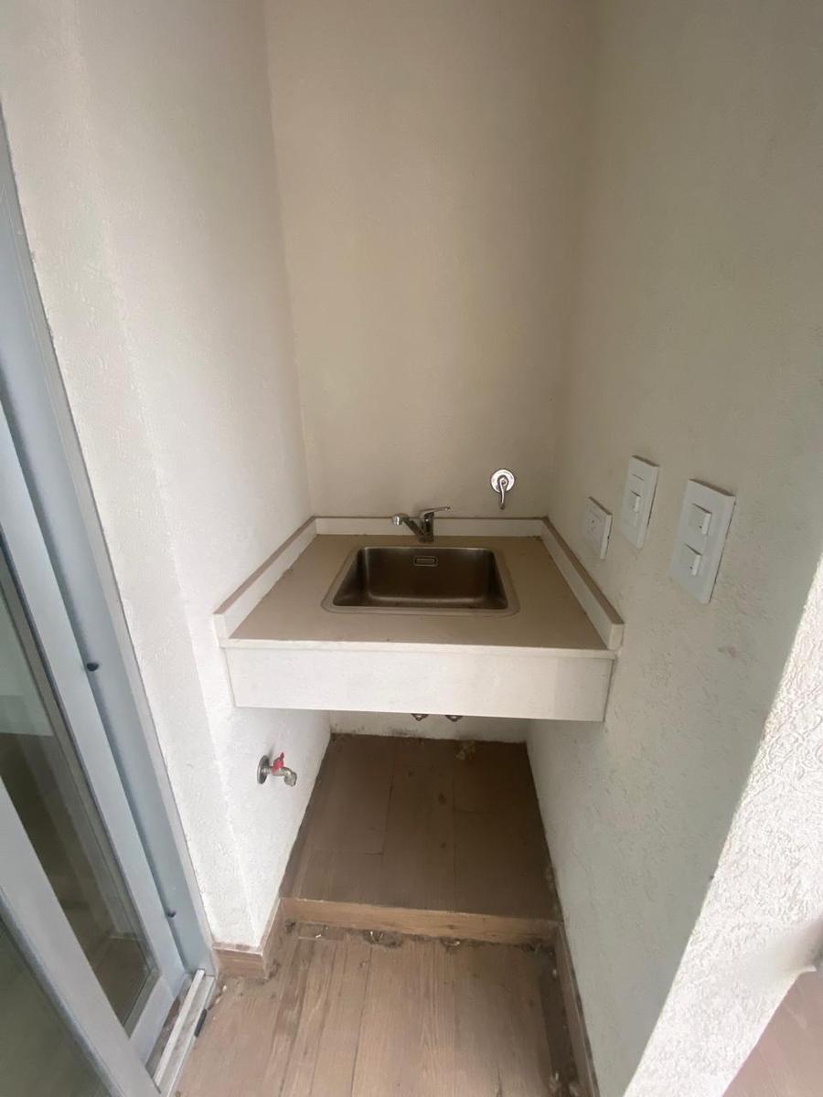 Departamento en Exclusivo Edificio de Categoria Al Lado de Lomitas Street 4