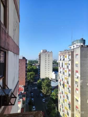 Amplio Depto de 4 Ambientes Sobre Alem 5