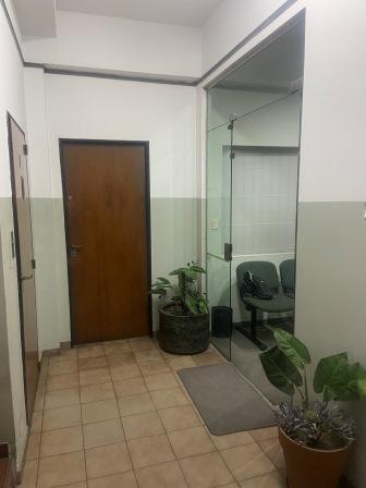 Oficina en Excelente Esquina del Centro de Lomas 2