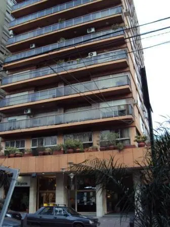 Hermoso departamento tres ambientes con dependencias, cochera y baulera. 3