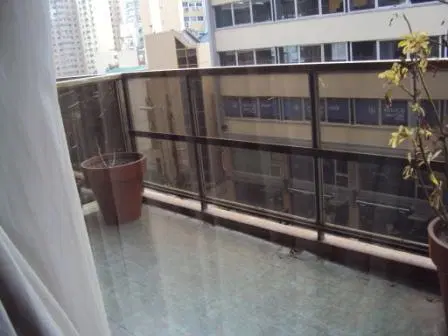Hermoso departamento tres ambientes con dependencias, cochera y baulera. 2