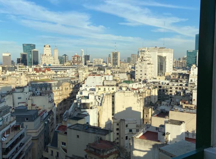 EXCELENTE DEPARTAMENTO DE DOS AMBIENTES EN LA ZONA MAS PARISINA DE BUENOS AIRES 