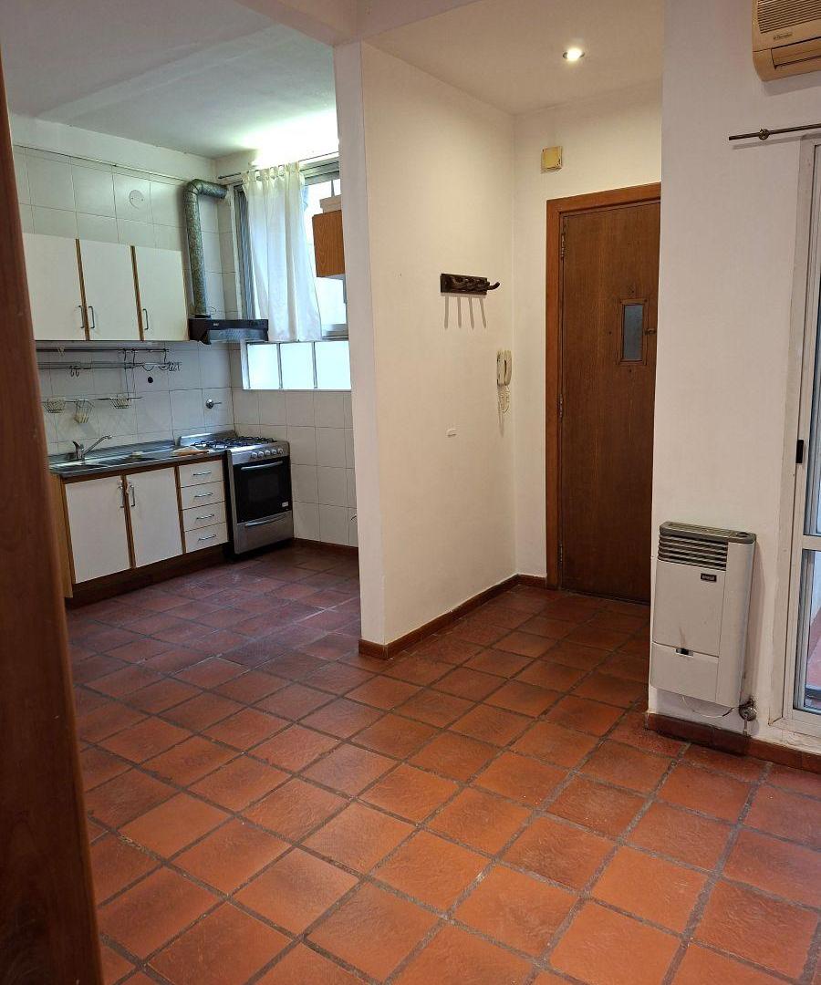 Foto de EXCELENTE PH DE FRENTE RECICLADO 1º PISO POR ESCALERA CON PATIO, imagen 2