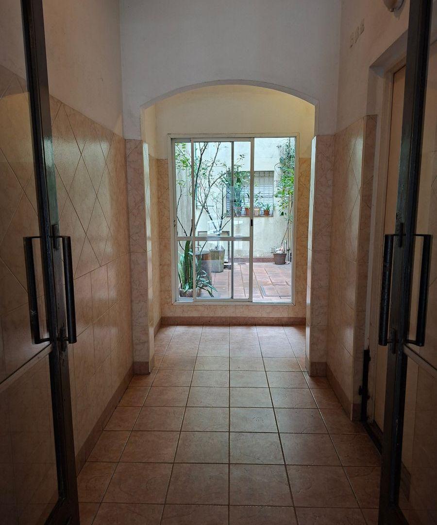 Foto de EXCELENTE PH DE FRENTE RECICLADO 1º PISO POR ESCALERA CON PATIO, imagen 5