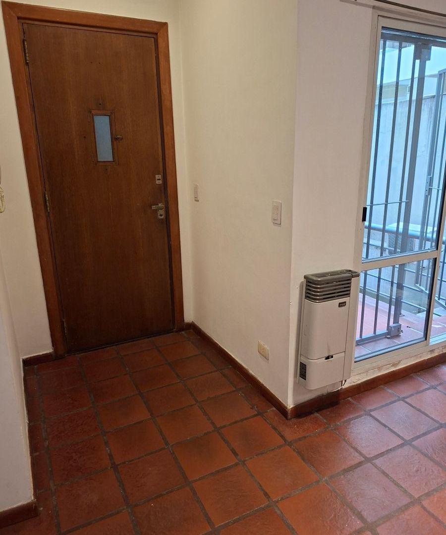 Foto de EXCELENTE PH DE FRENTE RECICLADO 1º PISO POR ESCALERA CON PATIO, imagen 4