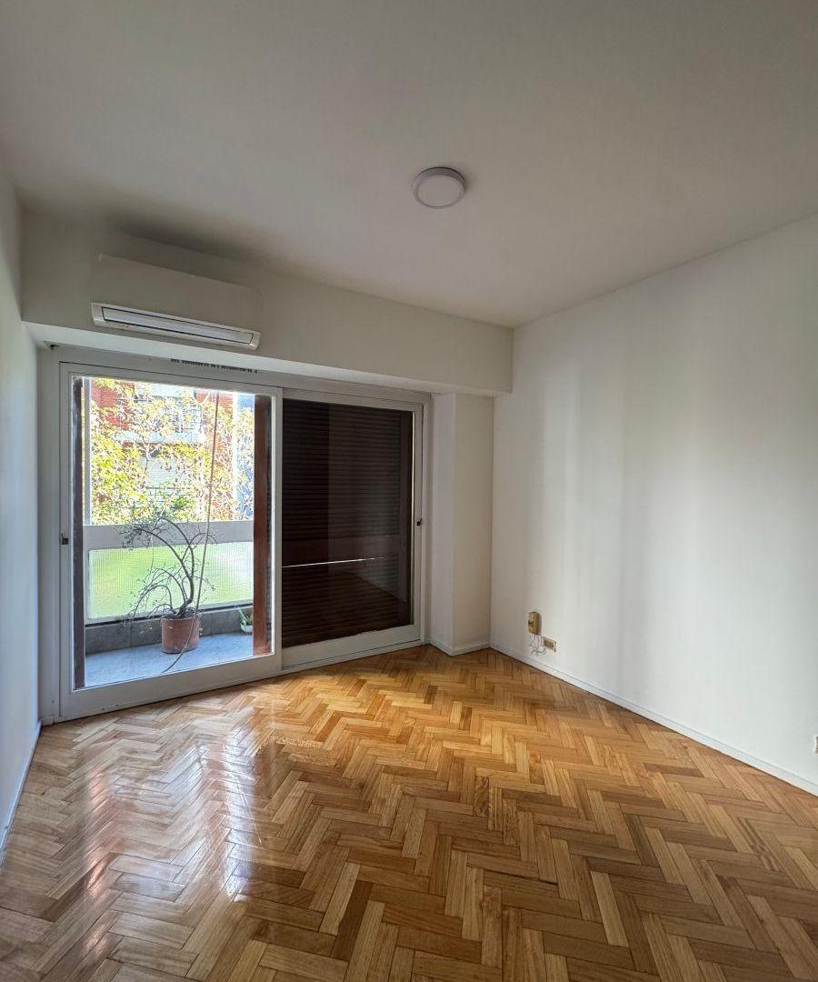 4 Ambientes al frente con balcon muy luminoso en Palermo con cochera, palier privado y apto prof.