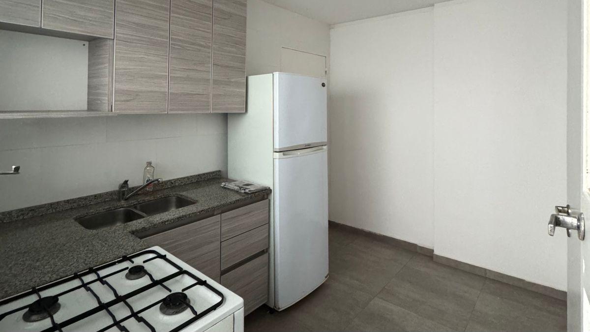 Foto de 4 ambientes al frente muy luminoso con cochera y palier privado- Recoleta, imagen 2