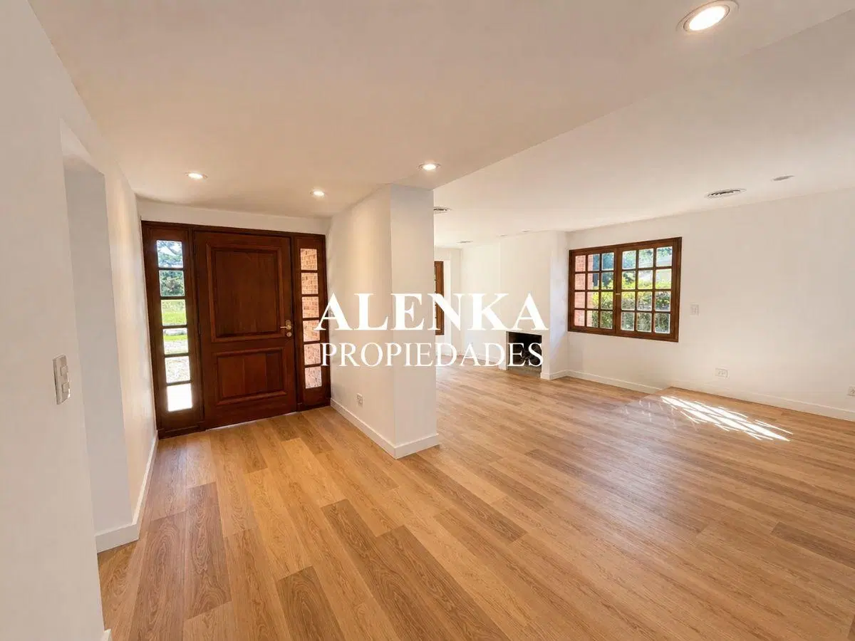 Venta | Chalet Impecable con visuales al sector del golf | Los Lagartos C. C 2