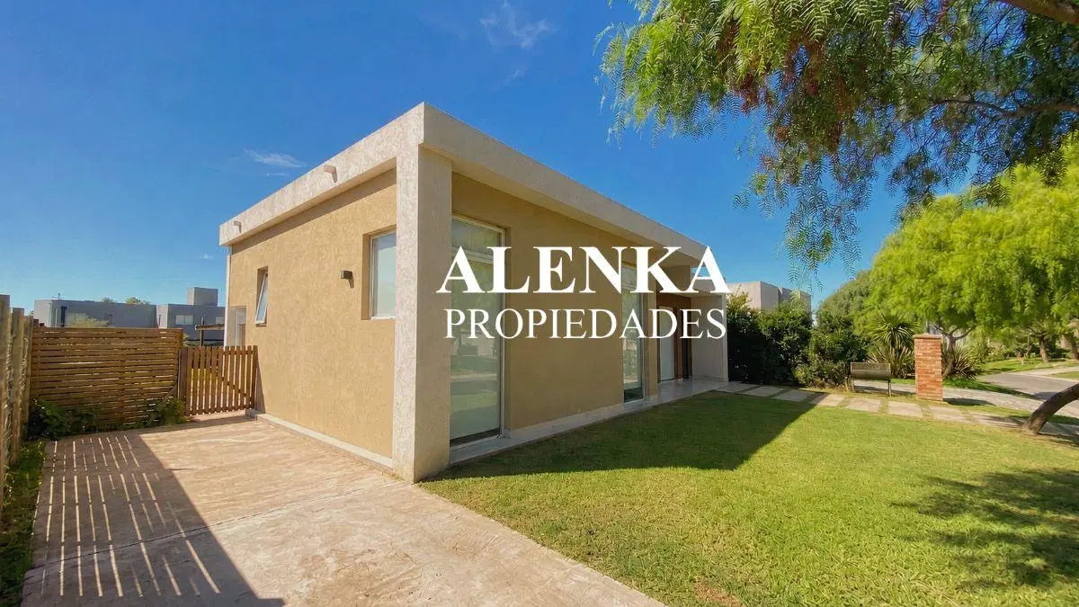 Casa en Venta en Barrio Santa Elena - Pilar del Este | Alenka Propiedades 3