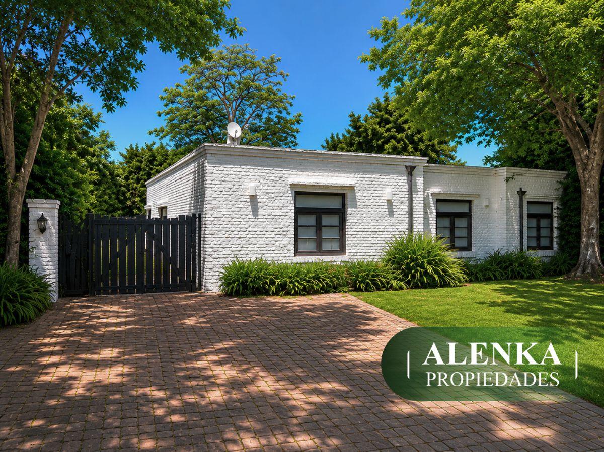 Venta / Alquiler | Excelente casa desarrollada en una planta | Los Lagartos CC