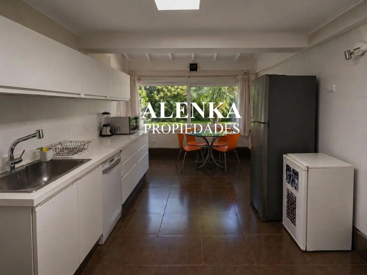 Venta | 6 ambs desarrollados en una planta sobre tres lotes de 1598 m² totales | Los Lagartos C.C 8