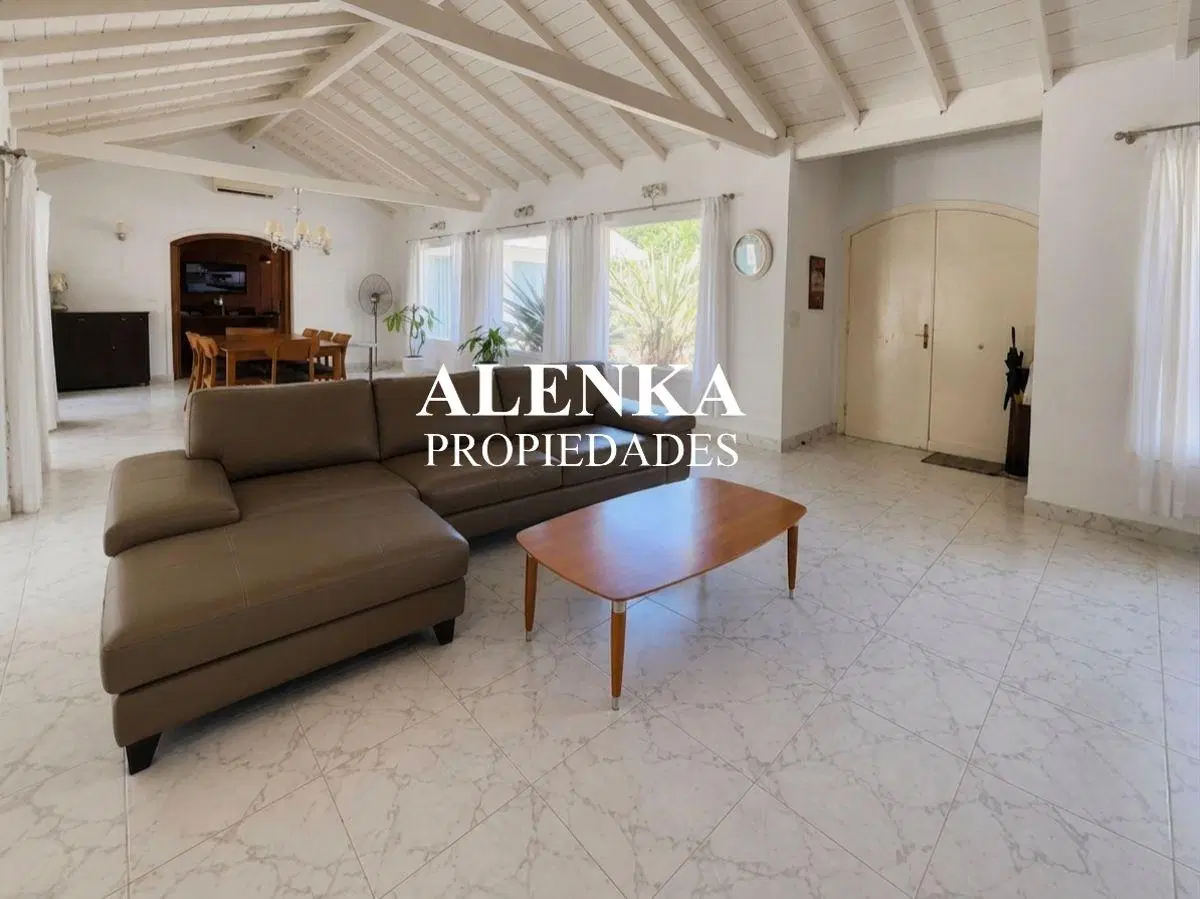 Venta | 6 ambs desarrollados en una planta sobre tres lotes de 1598 m² totales | Los Lagartos C.C 2