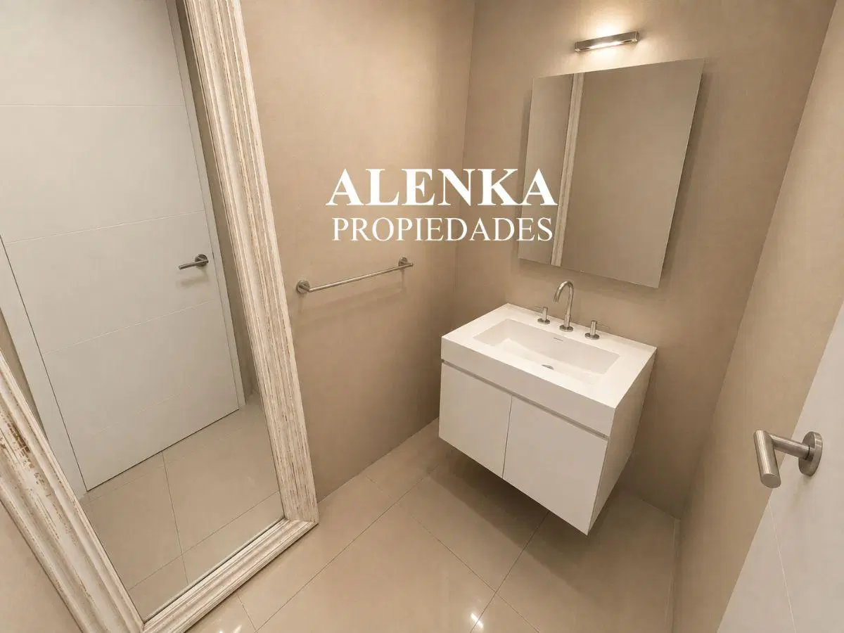 Venta | Moderna propiedad con 5 dormitorios, quincho cerrado, family y gran terreno libre de 1050 m² 3