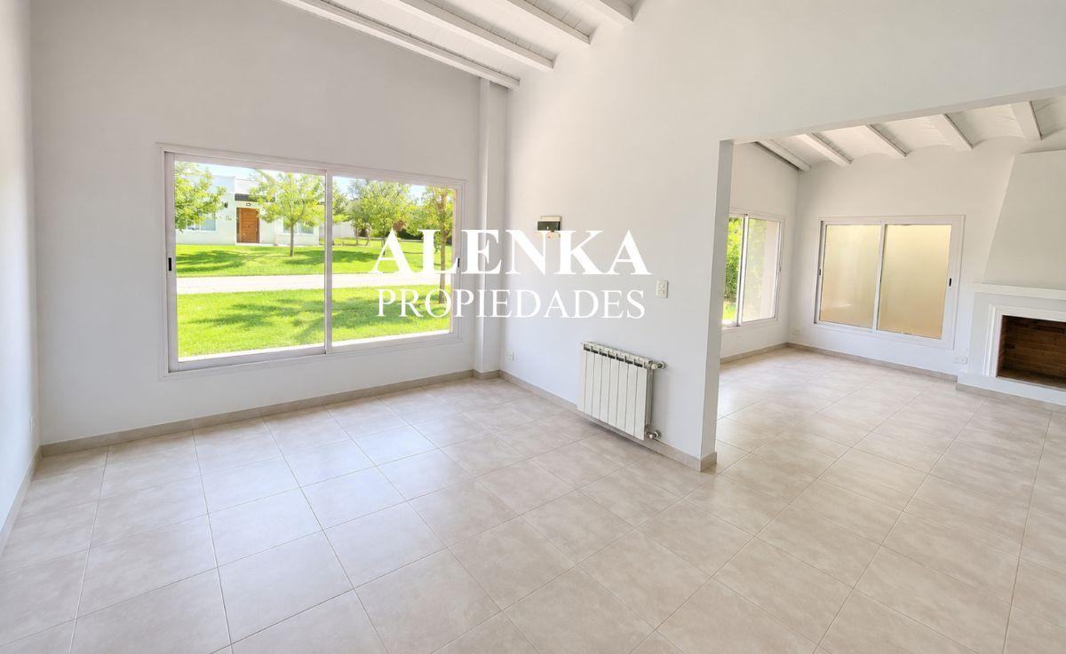 Foto de Casa en venta en barrio San Ramiro - Pilar del Este | Alenka Propiedades, imagen 2