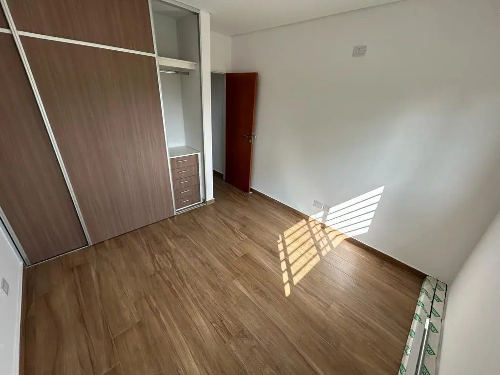 Venta Duplex General Rodriguez 3