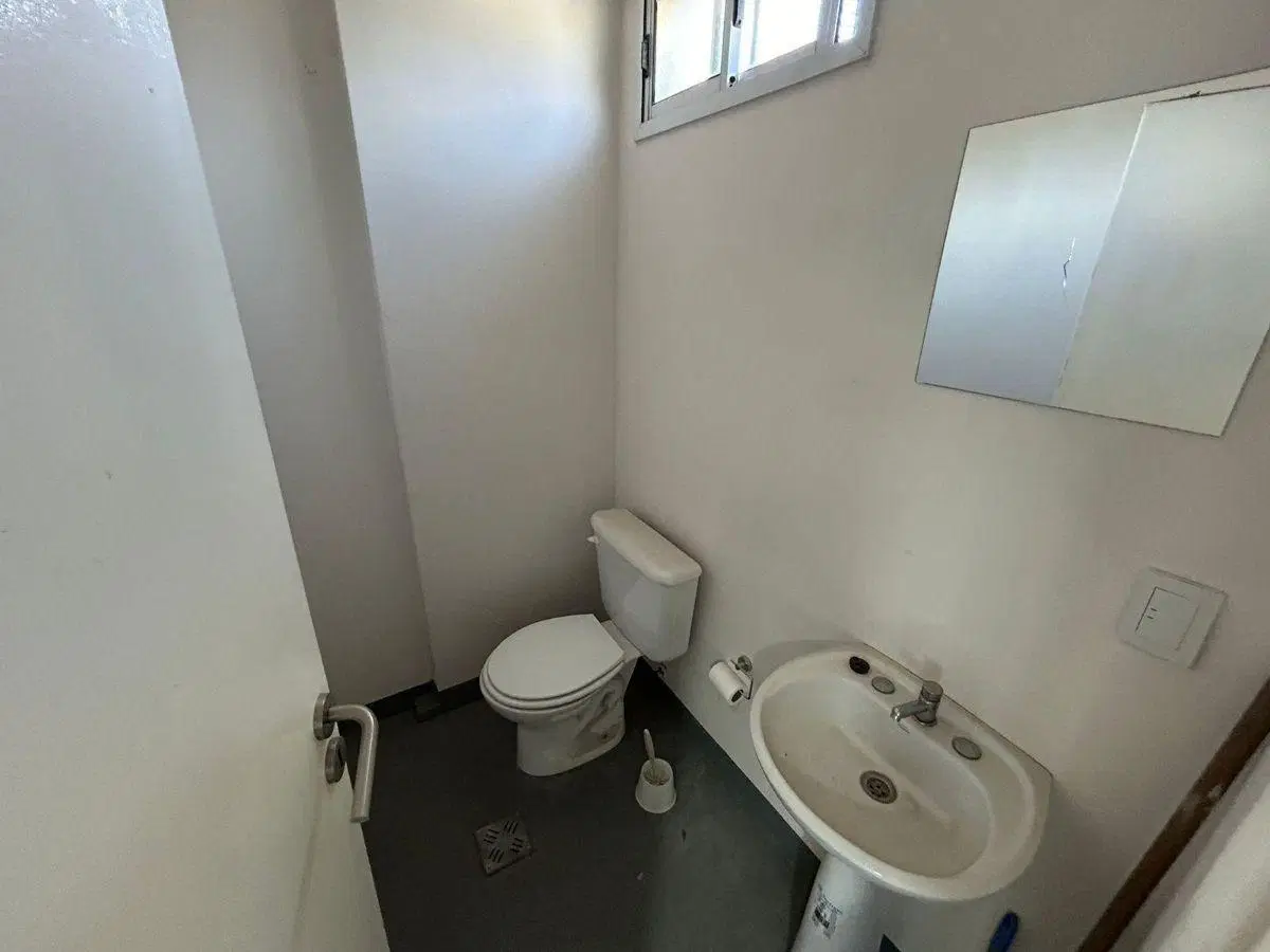 Local comercial de 215 m² en alquiler en General Rodríguez 5