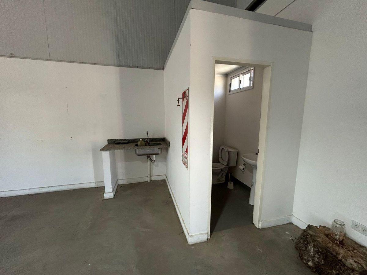 Foto de Local comercial de 215 m² en alquiler en General Rodríguez, imagen 1